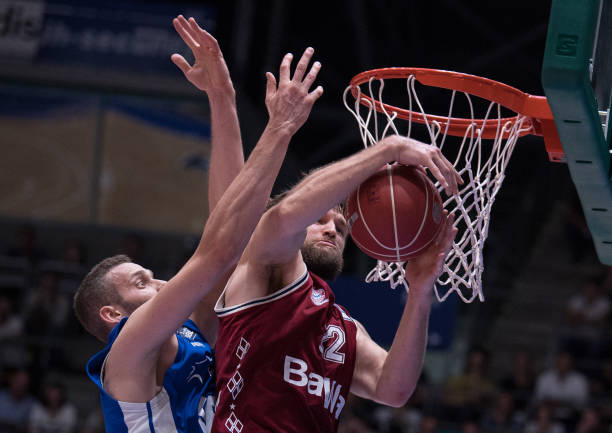 随着比赛的 随着比赛的